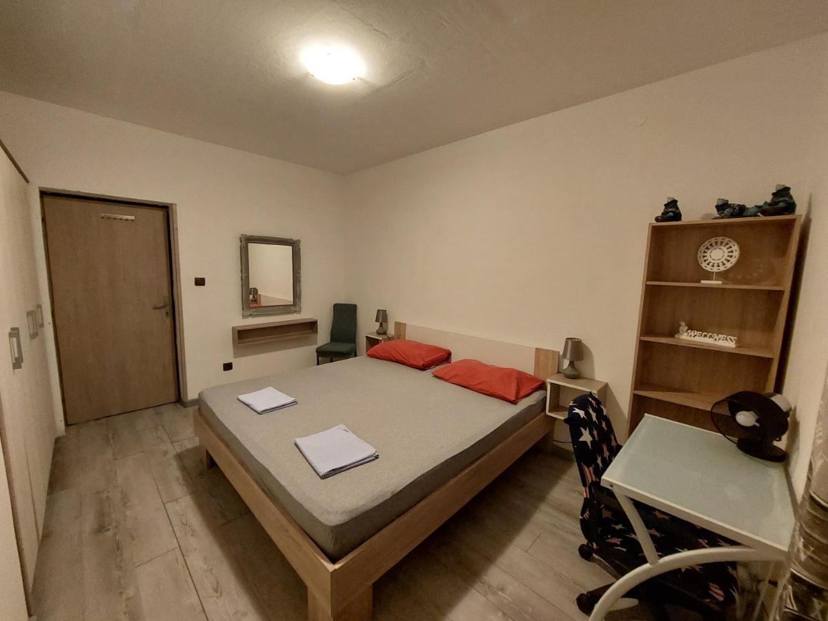Apartment Denis Senj  Eksteriør billede